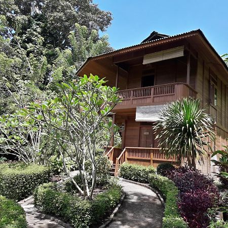 Botanica Nature Resort Bitung Экстерьер фото